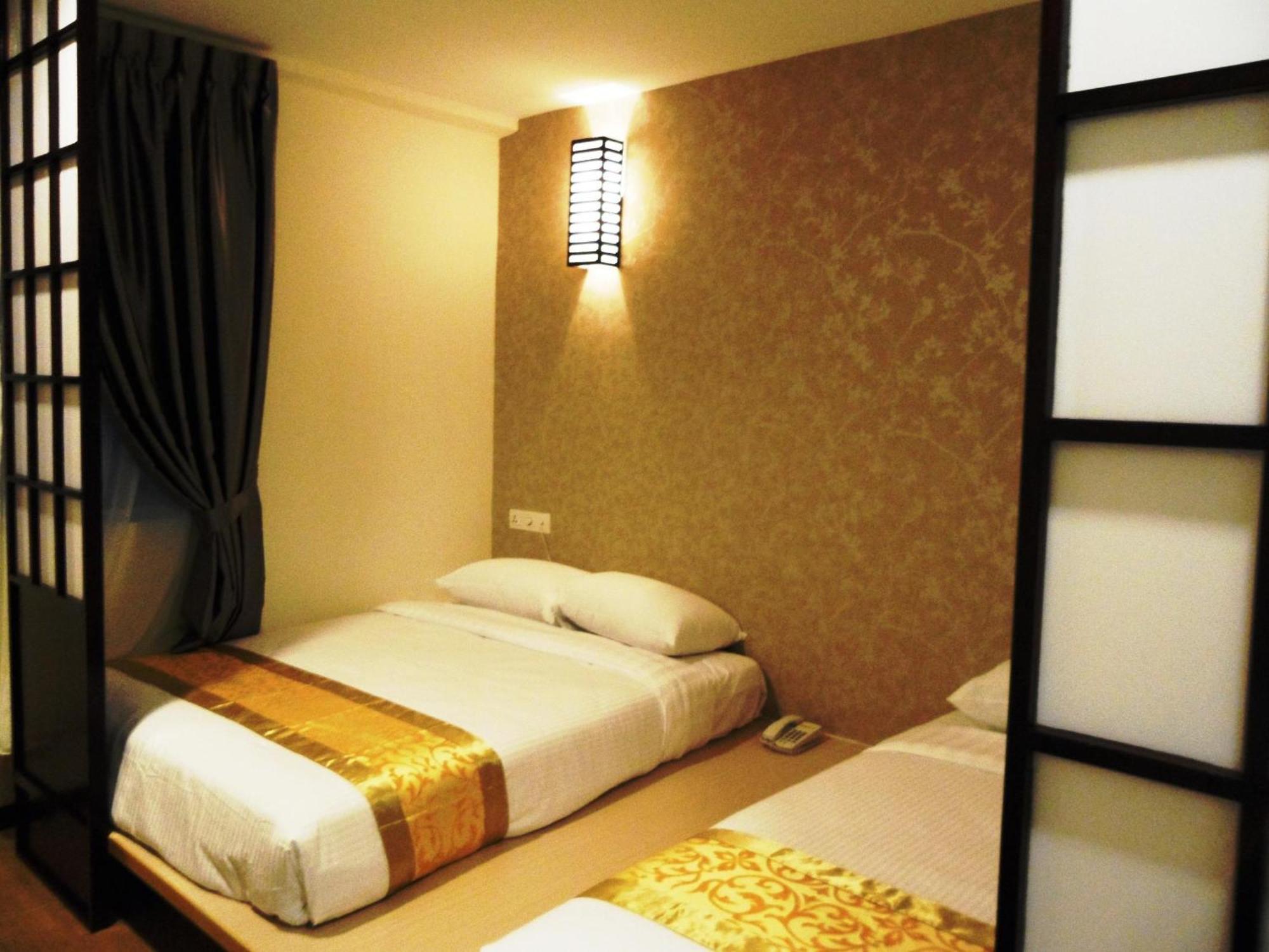 Eight Days Boutique Hotel - Mount Austin ジョホールバル エクステリア 写真