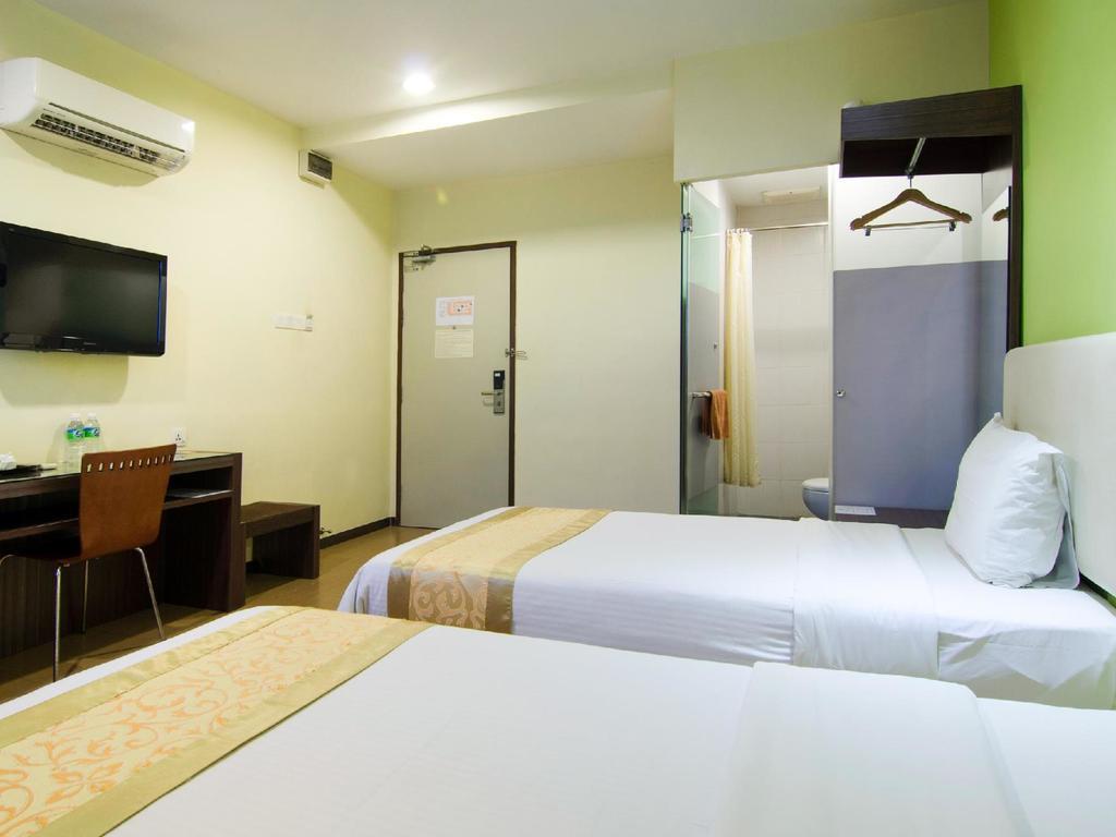 Eight Days Boutique Hotel - Mount Austin ジョホールバル エクステリア 写真