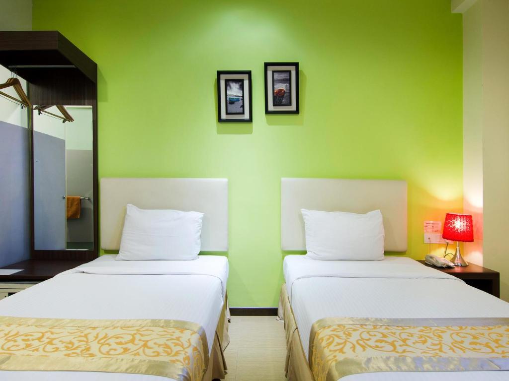 Eight Days Boutique Hotel - Mount Austin ジョホールバル エクステリア 写真