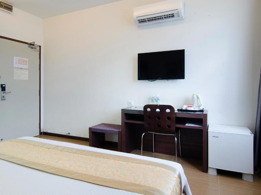 Eight Days Boutique Hotel - Mount Austin ジョホールバル エクステリア 写真