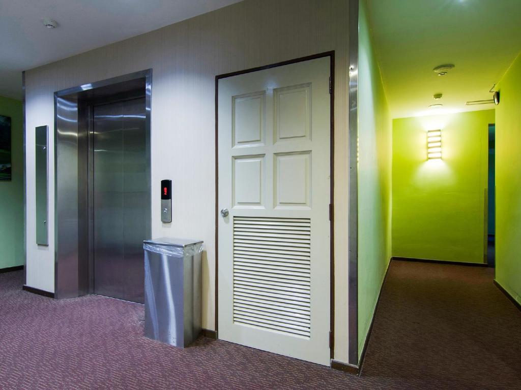 Eight Days Boutique Hotel - Mount Austin ジョホールバル エクステリア 写真