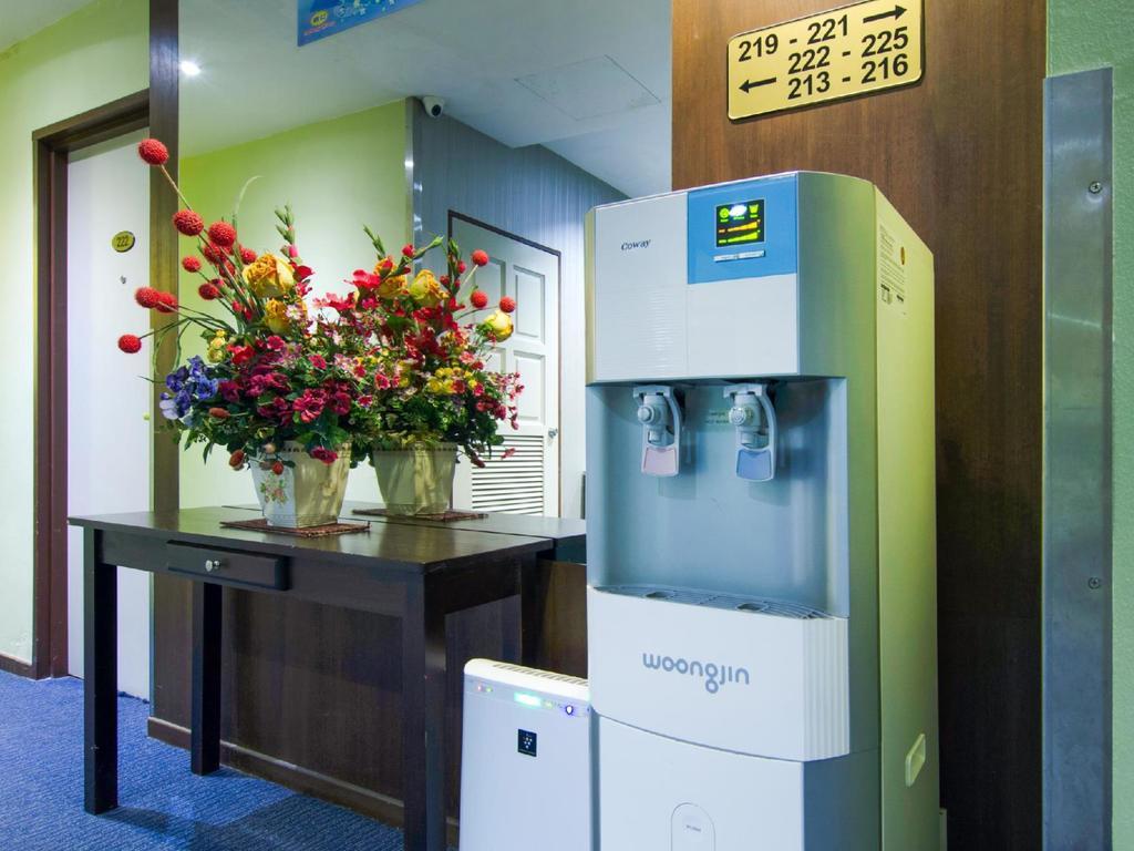 Eight Days Boutique Hotel - Mount Austin ジョホールバル エクステリア 写真