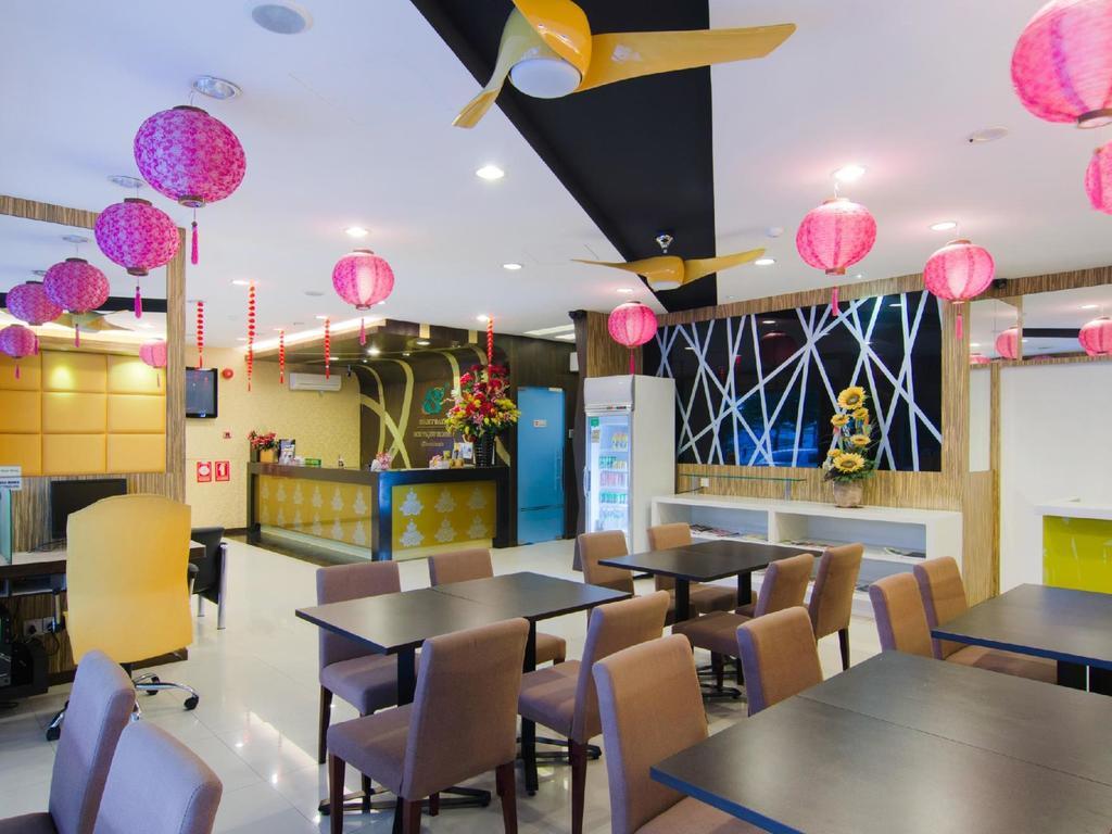 Eight Days Boutique Hotel - Mount Austin ジョホールバル エクステリア 写真
