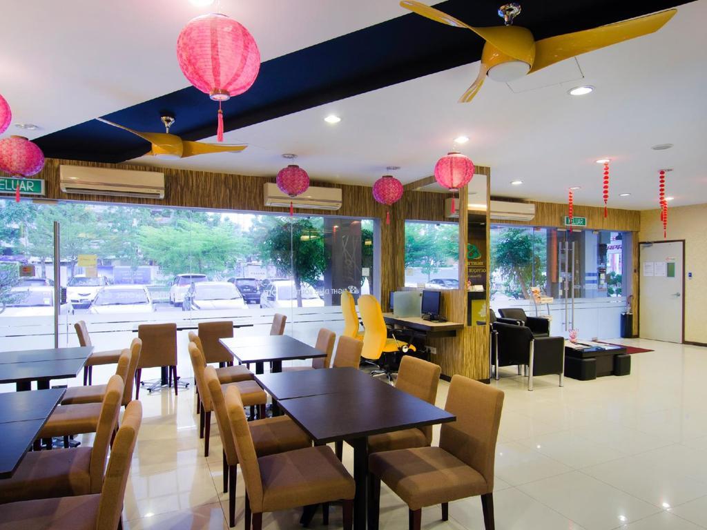 Eight Days Boutique Hotel - Mount Austin ジョホールバル エクステリア 写真